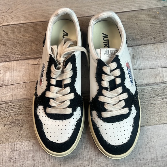 Autry Medalist Low Sneaker - Picture 3 of 7